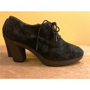 Chinese Laundry black suede Oxford heels